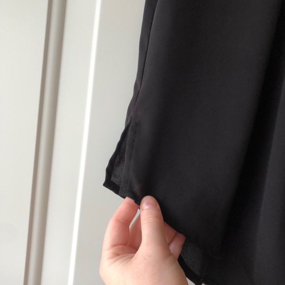 Black Sleeveless Top - Picture 2 of 3